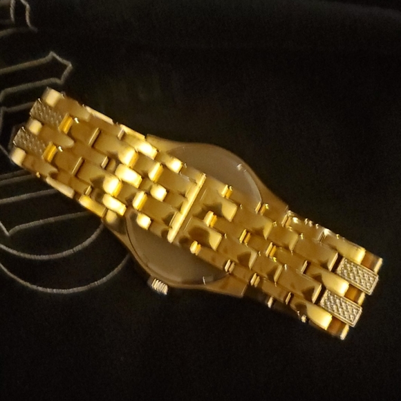 Bulvoa mens gold watch - Picture 4 of 4